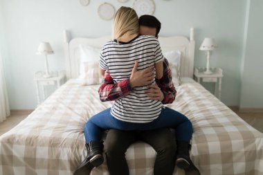 Romantik dönemden genç çekici çift