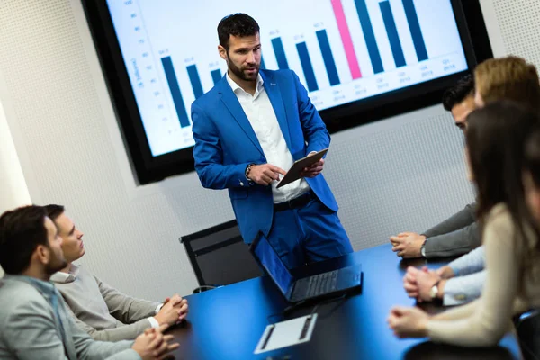 Imagem Dos Empresários Que Frequentam Seminário Sala Conferências — Fotografia de Stock