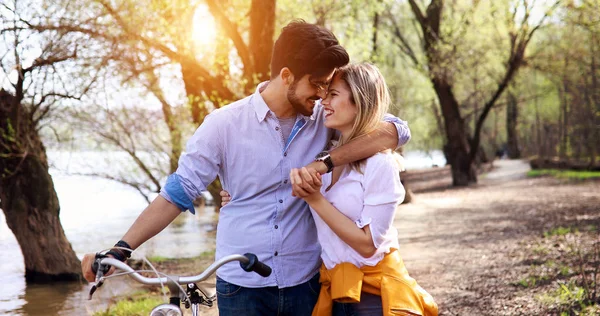 Kaç şehir ve dating bisiklet sürme aşk içinde