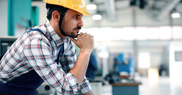 Industrial Factory Worker Working Metal Manufacturing Industry — Stock Photo, Image