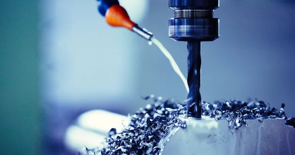 Metallbearbeitung Auf Präzisionsschleifmaschine Der Fabrik — Stockfoto
