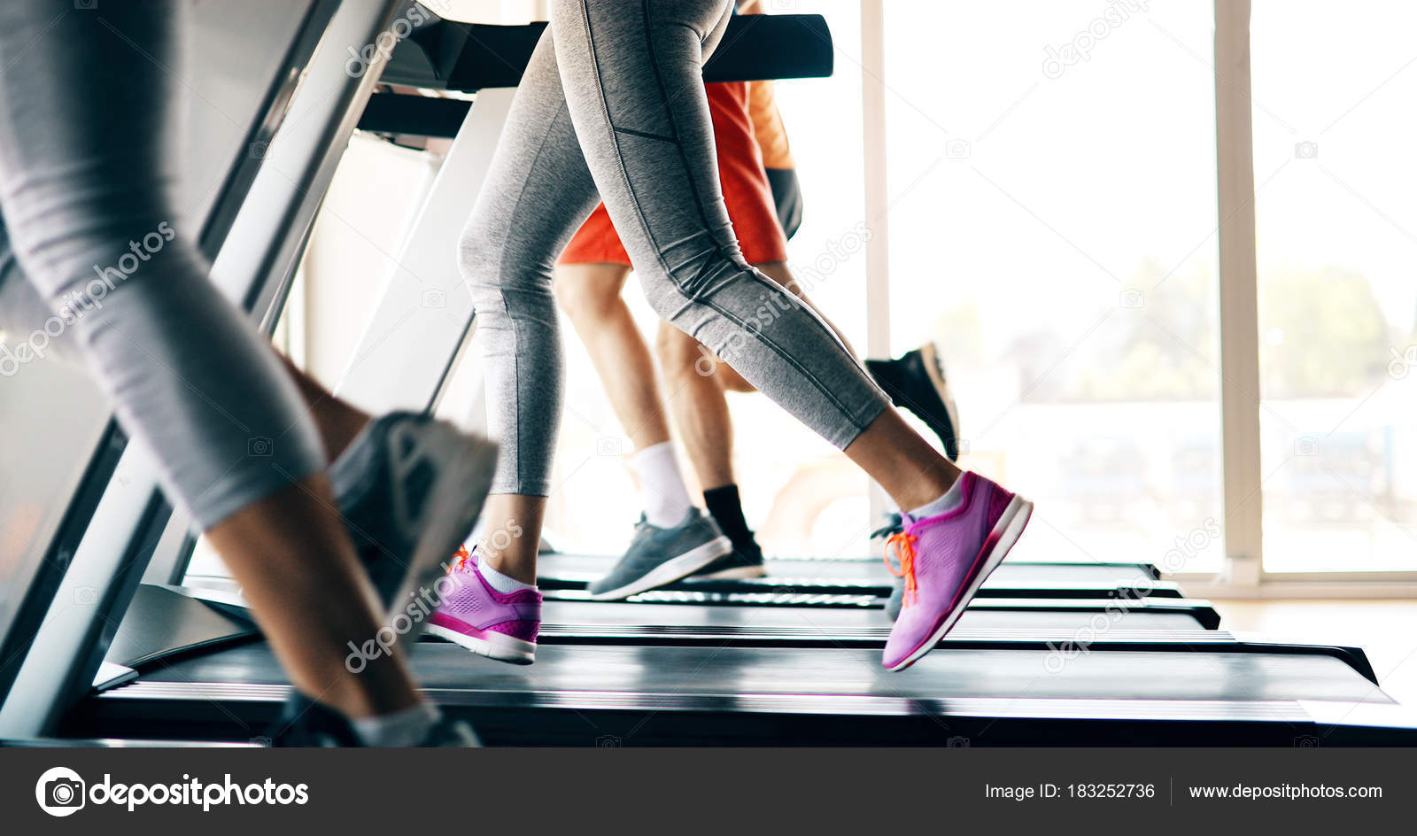 Picture People Doing Cardio Training Treadmill Gym — Stock Photo