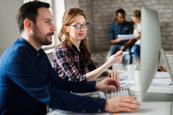 Bild Arkitekter Arbetar Tillsammans Moderna Kontor — Stockfoto