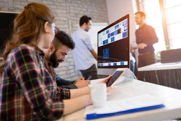 Gambar Arsitek Bekerja Sama Kantor Modern — Stok Foto