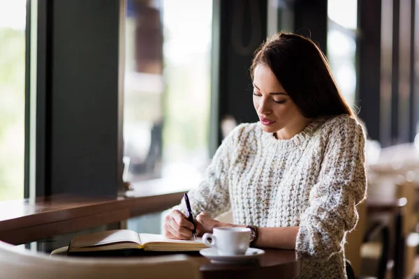 Retrato Joven Mujer Elegante Feliz Cafetería — Foto de Stock