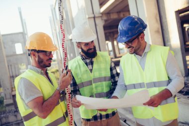 İnşaat Mühendisleri birlikte site oluşturma çalışma portresi