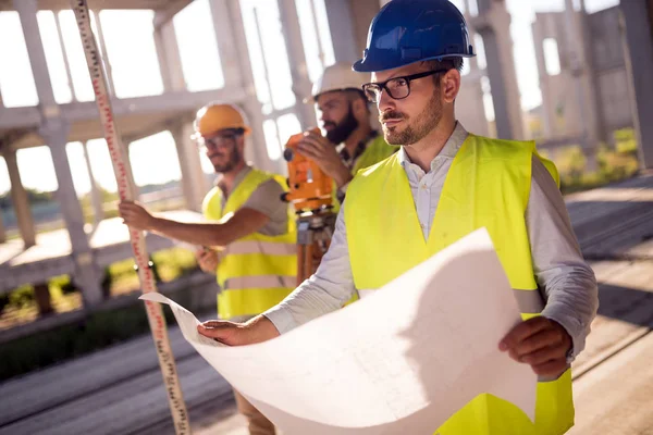 Imagem Engenheiro Construção Masculino Trabalhando Canteiro Obras — Fotografia de Stock