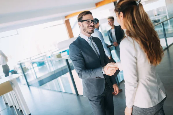 Der Arbeitstag Der Geschäftsleute Büro — Stockfoto