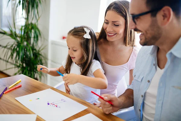 Famiglia Felice Trascorrere Del Tempo Divertente Insieme Casa — Foto Stock