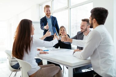 Başarılı şirket hedefleri kararlı personel ile