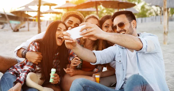 Happy Young People Taking Selfies Having Fun — Stock Photo, Image