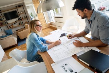 İş adamları ve gelecek için planlama mimarlar