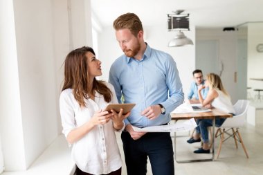 Takım Genç Mimarlar office proje hakkında tartışıyor