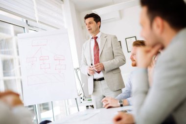 İş seminer ve flipchart üzerinde temsil lecutre
