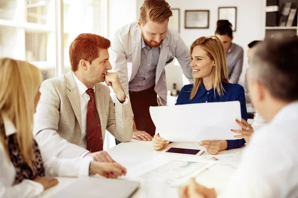 Businesspeople Collaborating Talking New Ideas Office — Stock Photo, Image