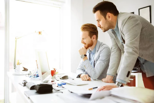 Rekan Kerja Merencanakan Tujuan Awal Kantor Modern — Stok Foto