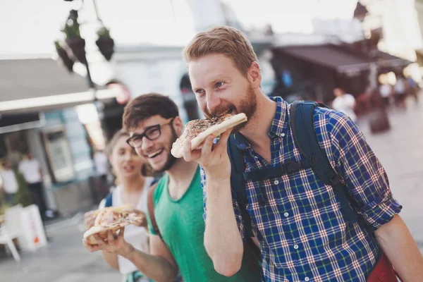 Positive Happy Students Eating Pizza Street — Stock Photo, Image