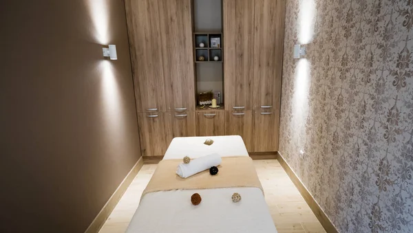 Moderne Mooie Massagekamer Bij Schoonheidssalon — Stockfoto