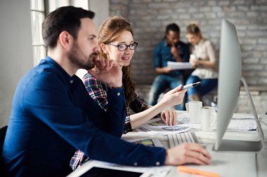 Office birlikte proje üzerinde çalışmaya Genç Mimarlar