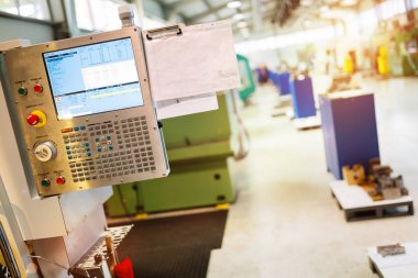 Panel programlama için kullanılan bir cnc makine