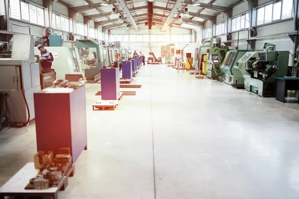 Fabriek Vervaardiging Van Metalen Delen Uitgerust Met Cnc Machines — Stockfoto