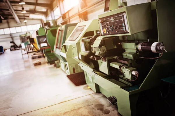 Industriële Fabriek Met Cnc Machines Werknemers — Stockfoto