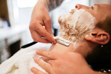 Retro tıraş Kuaför Salonu olarak köpük ile