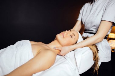 Ve gençleştirici masaj zevk güzel genç kadın