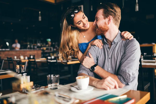 Schöner Mann Und Frau Flirten Café — Stockfoto