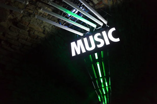 Luci Luminose Nel Night Club Con Insegne Bianche Neon — Foto Stock