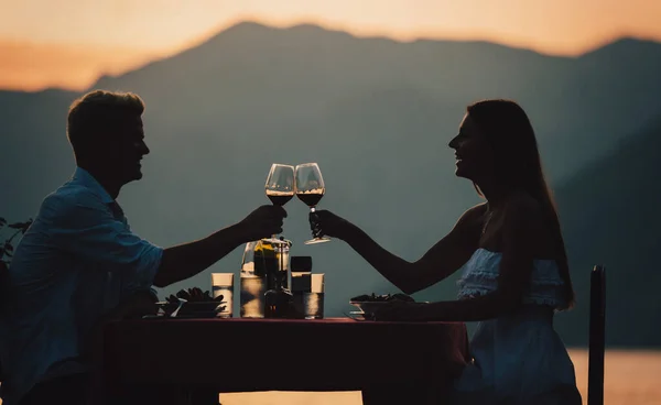 Couple Having Private Event Dinner Tropical Beach Sunset Time Honeymoon — Stock Photo, Image