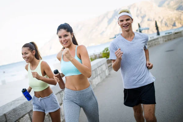 Pessoas Saudáveis Forma Correndo Correndo Juntas Verão — Fotografia de Stock