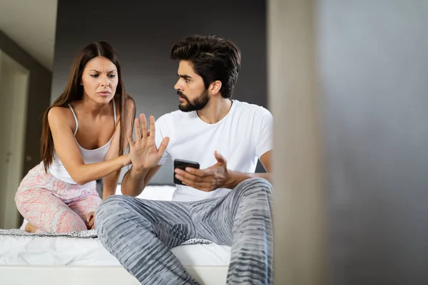 Svårigheter Förhållandet Unga Olyckliga Par Som Har Problem — Stockfoto