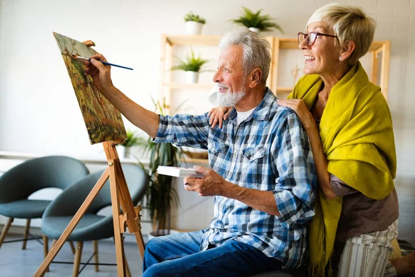 Amore Vive Sempre Coppia Anziana Casa Bello Vecchio Uomo Attraente — Foto Stock