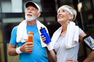 Helathy kalıp kilo jogging mutlu üst düzey insanlar