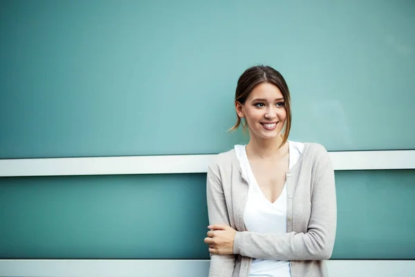 Retrato Bella Joven Feliz Sonriendo —  Fotos de Stock