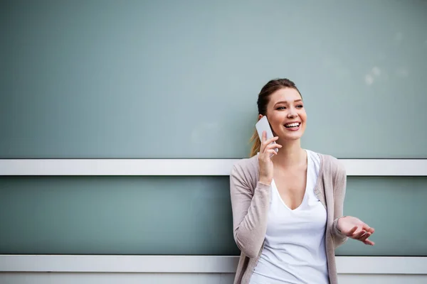 Femeie Afaceri Succes Sau Antreprenor Care Vorbește Telefonul Mobil Timp — Fotografie, imagine de stoc