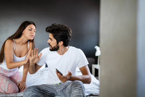 Casal Infeliz Estressado Discutindo Tendo Problemas Casamento — Fotografia de Stock