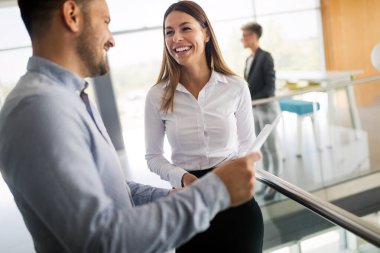 Genç Mimarlar proje salonunda söz resmini