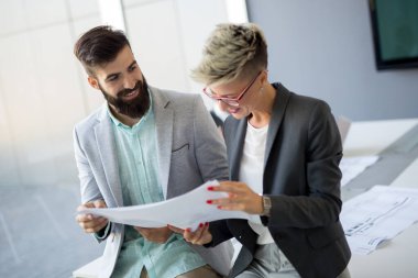 mimar ve iş adamları birlikte çalışma grubu