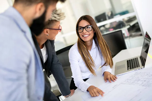 Grupo Arquitectos Empresarios Trabajando Juntos Haciendo Una Lluvia Ideas — Foto de Stock