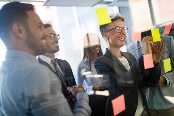 Empreendedores Negócios Conferência Pessoas Sala Reuniões Moderna — Fotografia de Stock