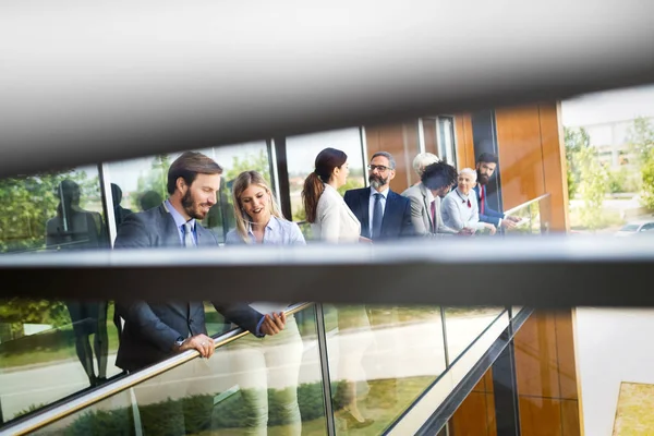 Gente Negocios Hablando Descanso Sobre Planes Negocios — Foto de Stock