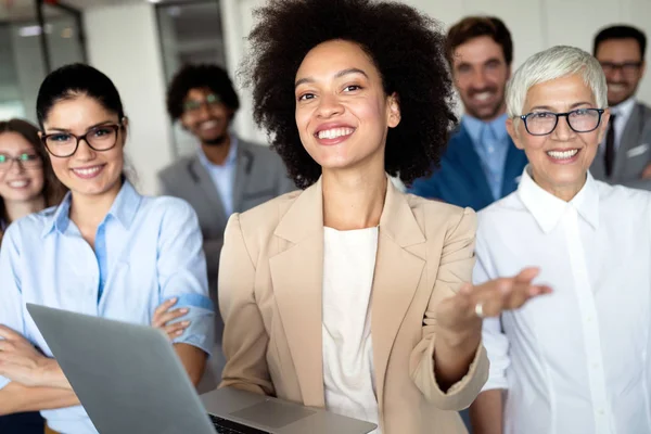 Başarılı girişimciler ve iş adamları hedeflerine ulaşıyor