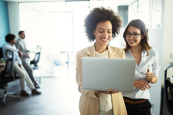 Succès Heureux Groupe Affaires Personnes Travail Dans Bureau — Photo