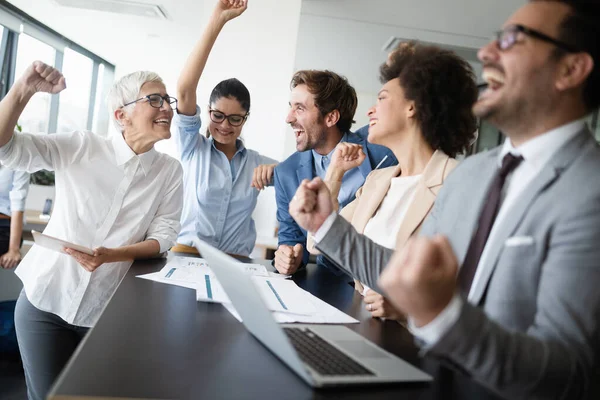 Sukses Kelompok Bisnis Bahagia Orang Kantor — Stok Foto