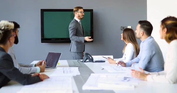 Jonge Ondernemers Perspectief Met Bijeenkomst Vergaderruimte — Stockfoto