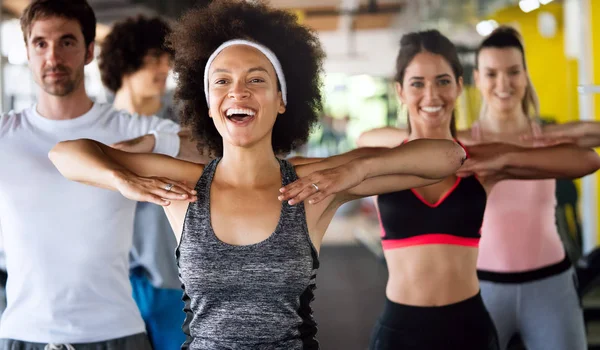 Group Athletic People Working Out Gym — Stock Photo, Image