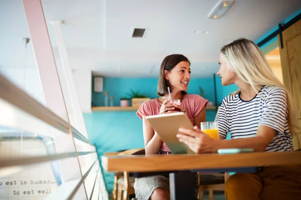 Lgbt Lesbisches Paar Liebt Glücksmomente Für Frauen — Stockfoto