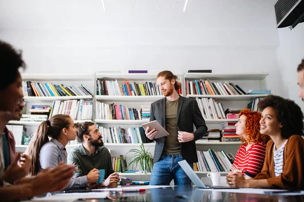 Reunión Negocios Trabajo Equipo Empresarios Cargo — Foto de Stock